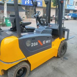 柳工2吨叉车