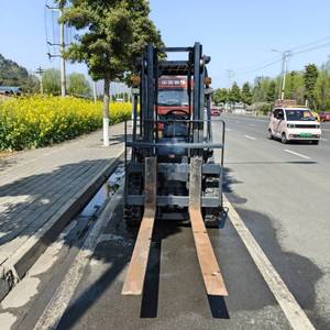 龙工3吨叉车